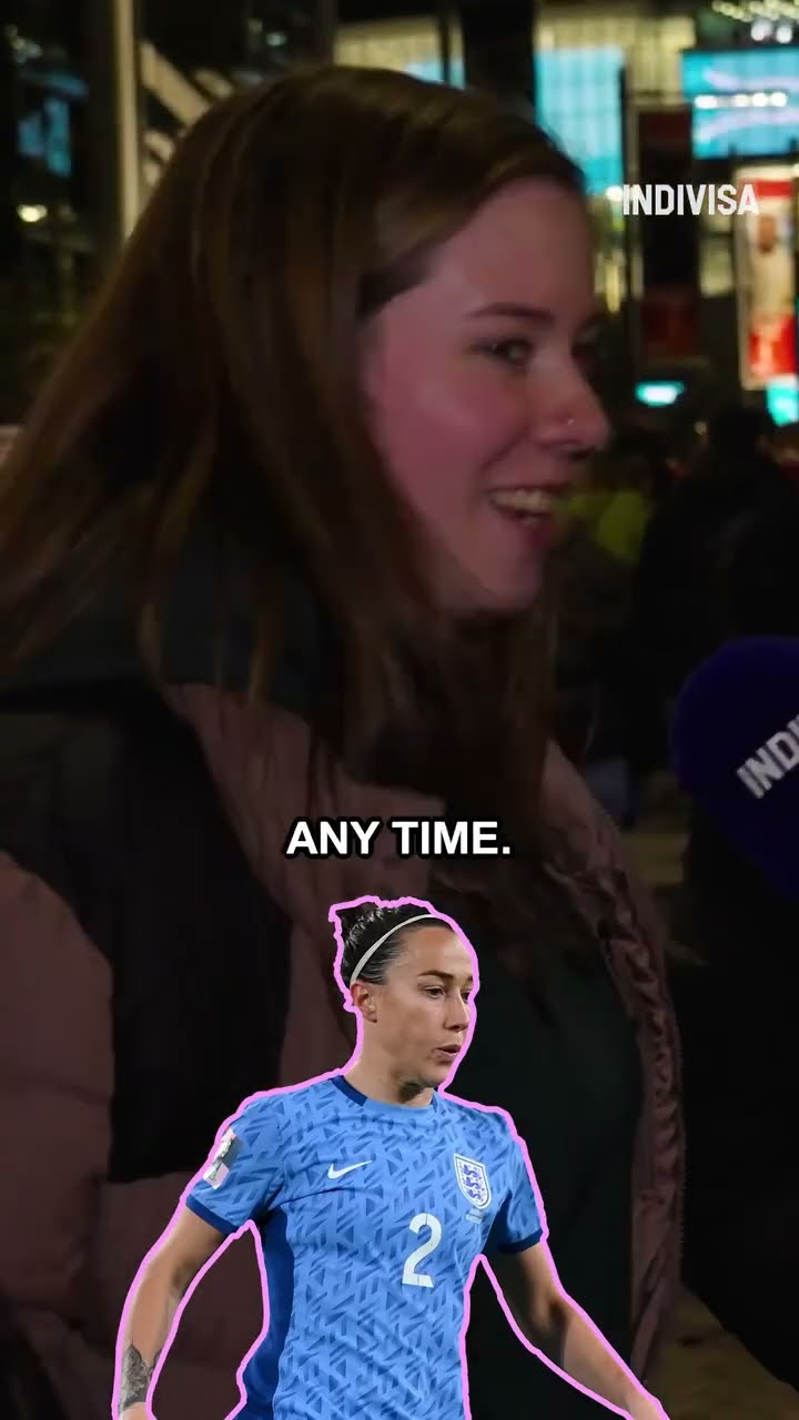 过队徽与球 过队徽与球